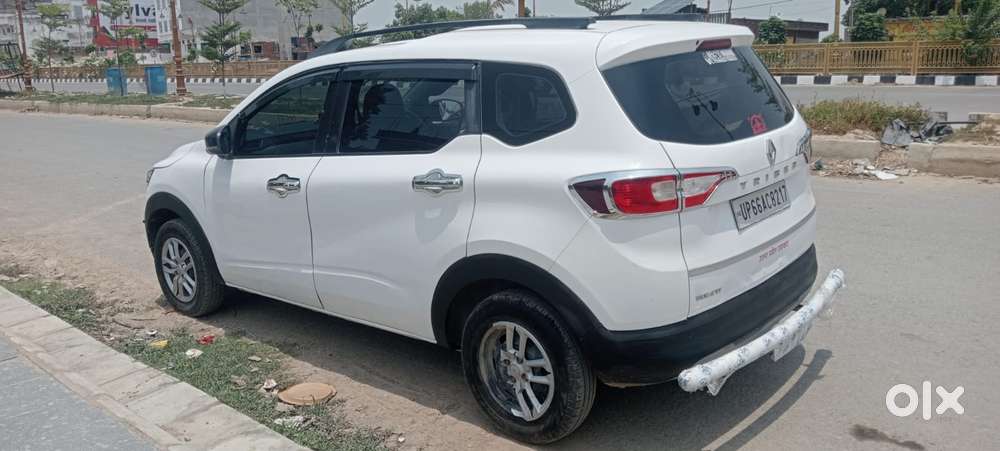 Renault Triber Rxt, 2022, Petrol
