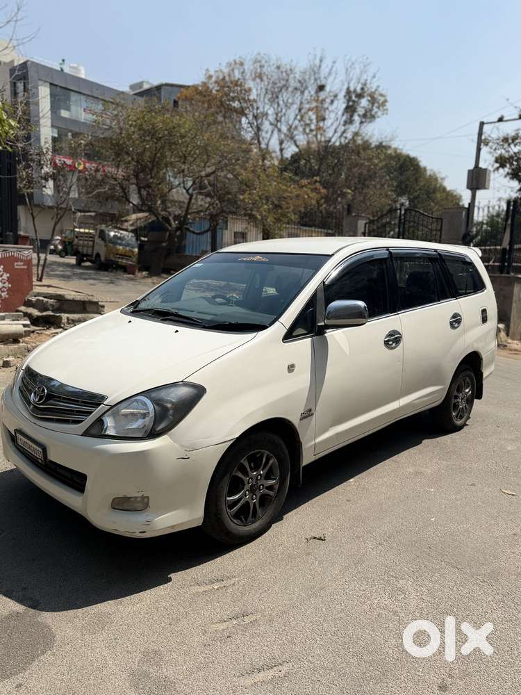 Toyota Innova 2.5 V 7 Str, 2011, Diesel