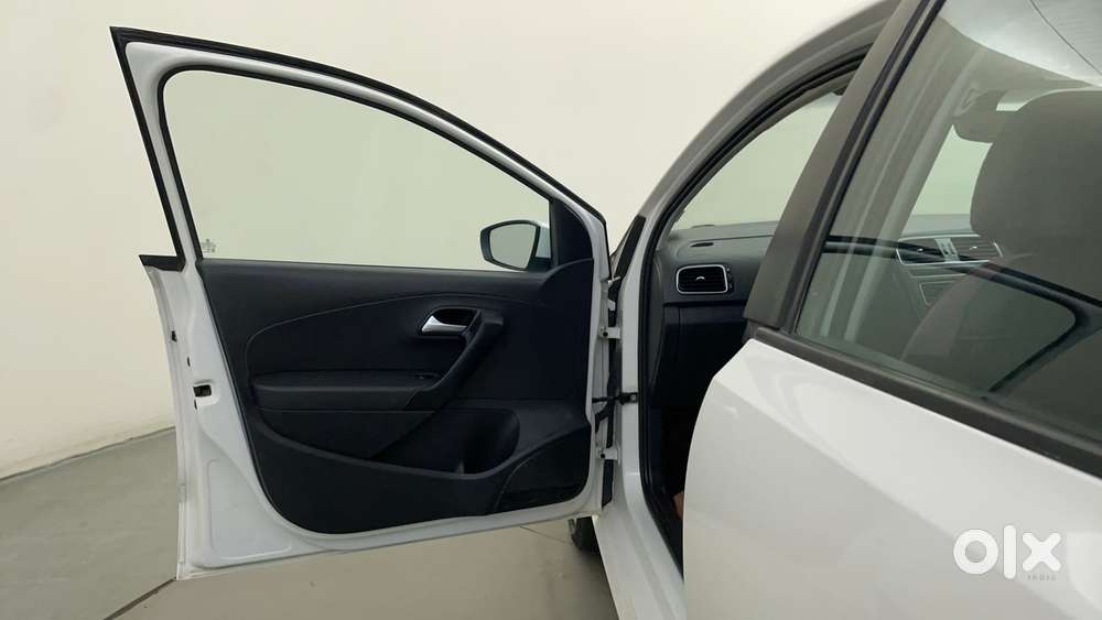 Volkswagen Polo Petrol Highline 1.2l, 2017, Petrol
