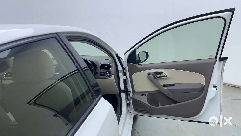 Skoda Rapid [ ] 1.5 Style Plus Tdi At, 2016, Diesel