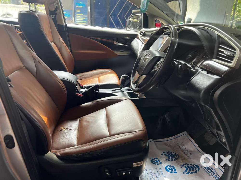 Toyota Innova Crysta 2.8z Automatic, 2016, Diesel