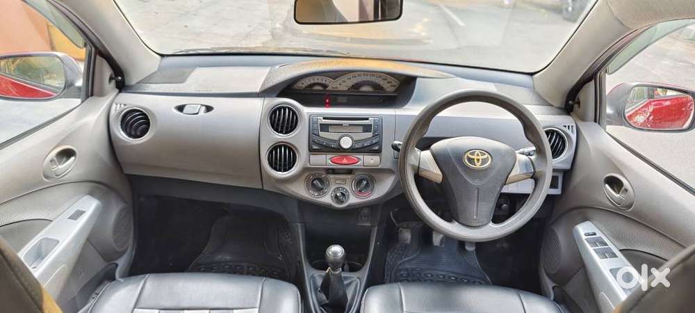 Toyota Etios Liva 2011-2012 G, 2011, Petrol