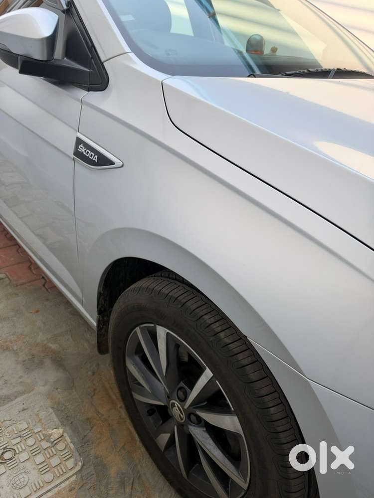 Skoda Slavia Petrol 2023