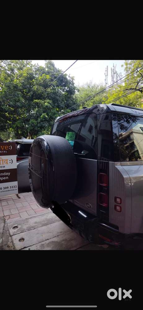 Land Rover Defender 110