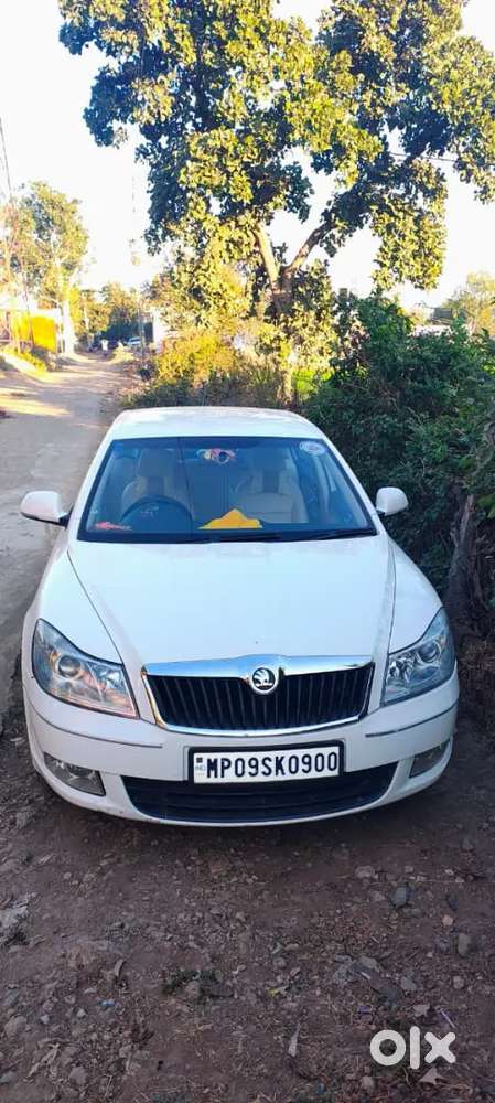 Skoda Laura 2011 Petrol Well Maintained