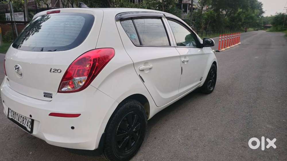 Hyundai I20 Sportz 1.4 Crdi 6 Speed Bs-iv, 2012, Diesel