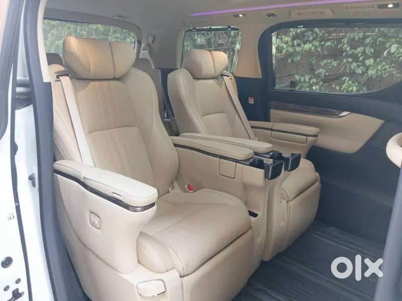 Toyota Vellfire, 2022, Petrol