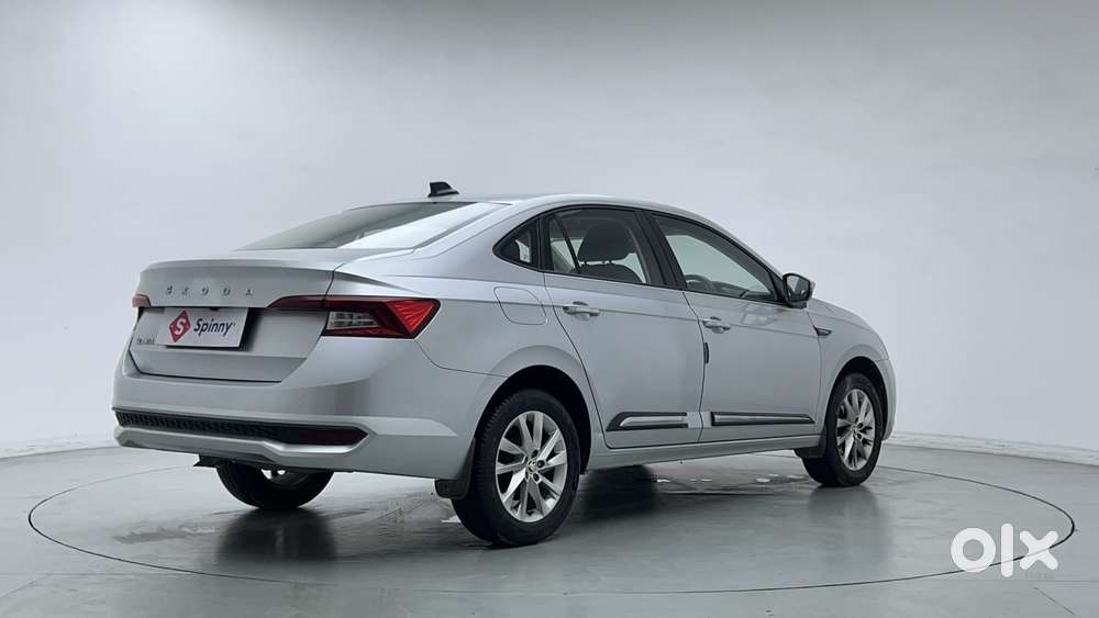 Skoda Slavia Ambition 1.0l Tsi At, 2022, Petrol