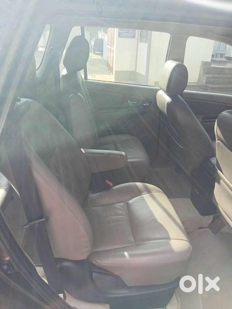 Toyota Innova 2.5 Zx 7 Str Bs-iv, 2015, Diesel