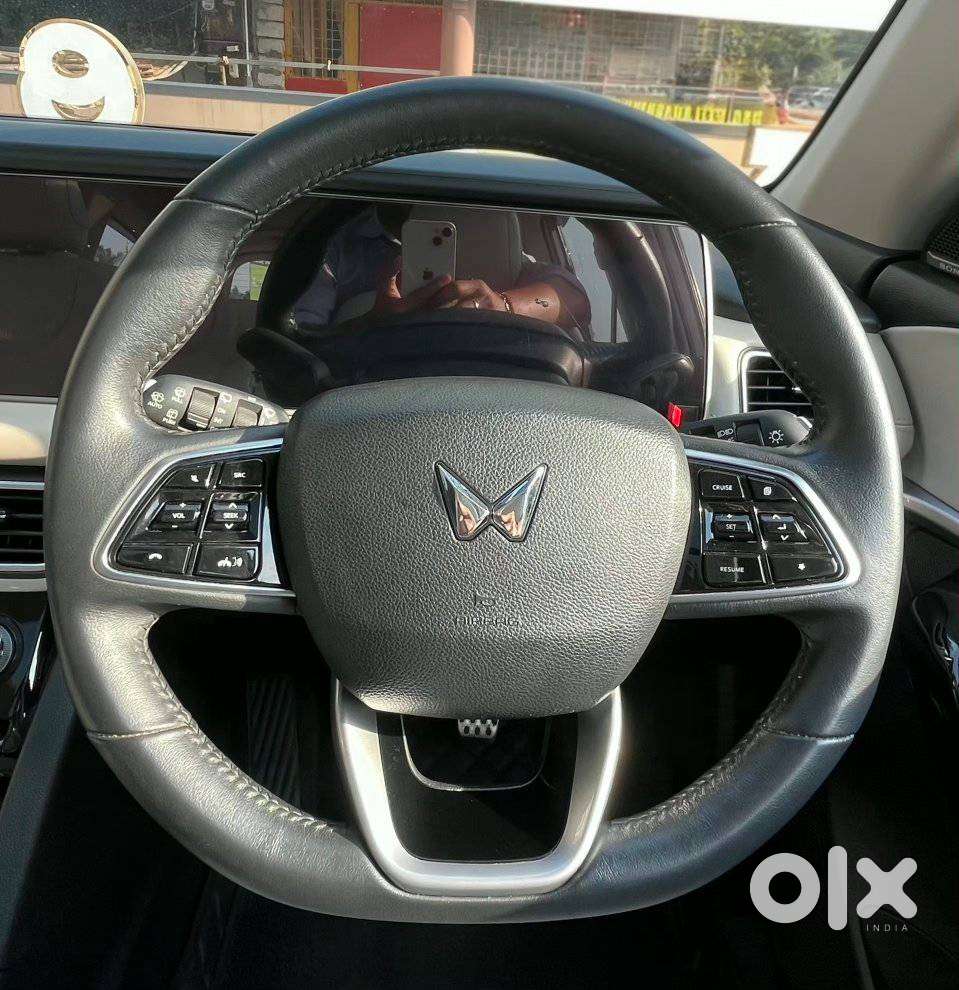 Mahindra Xuv700 2.2 Ax 7 Diesel Mt Luxury Pack Str, 2023, Diesel