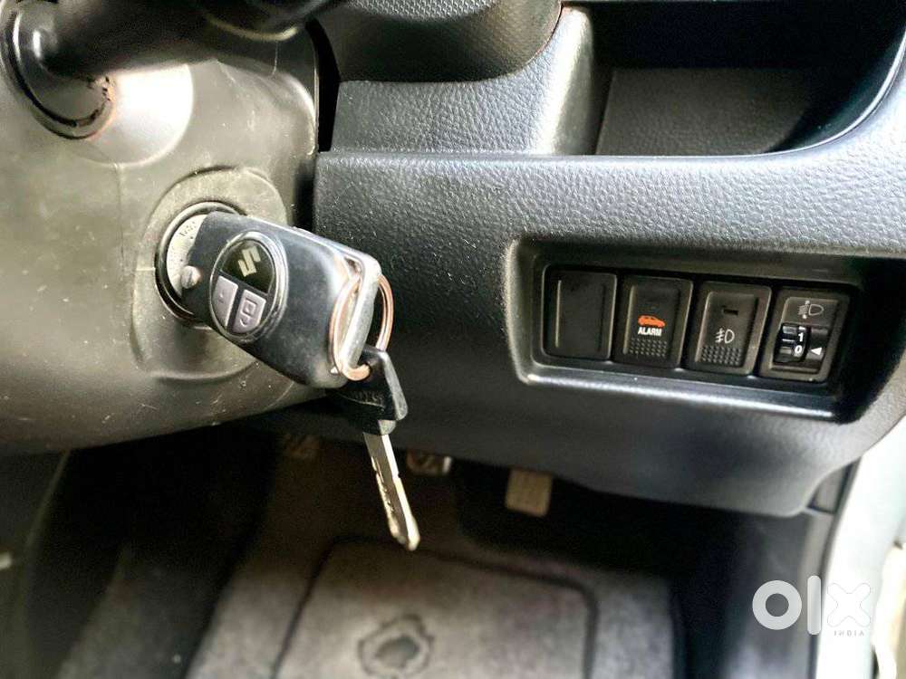 Maruti Suzuki Swift Vxi Abs Bsiv, 2016, Petrol