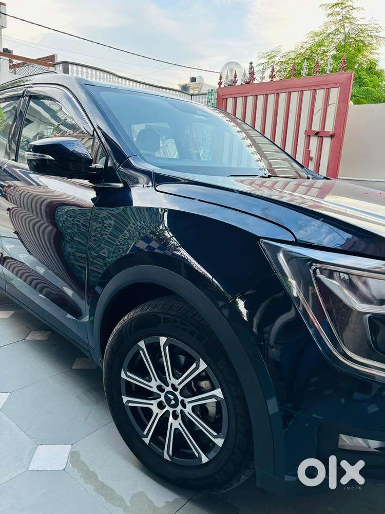 Mahindra Xuv700 2024 Petrol Well Maintained