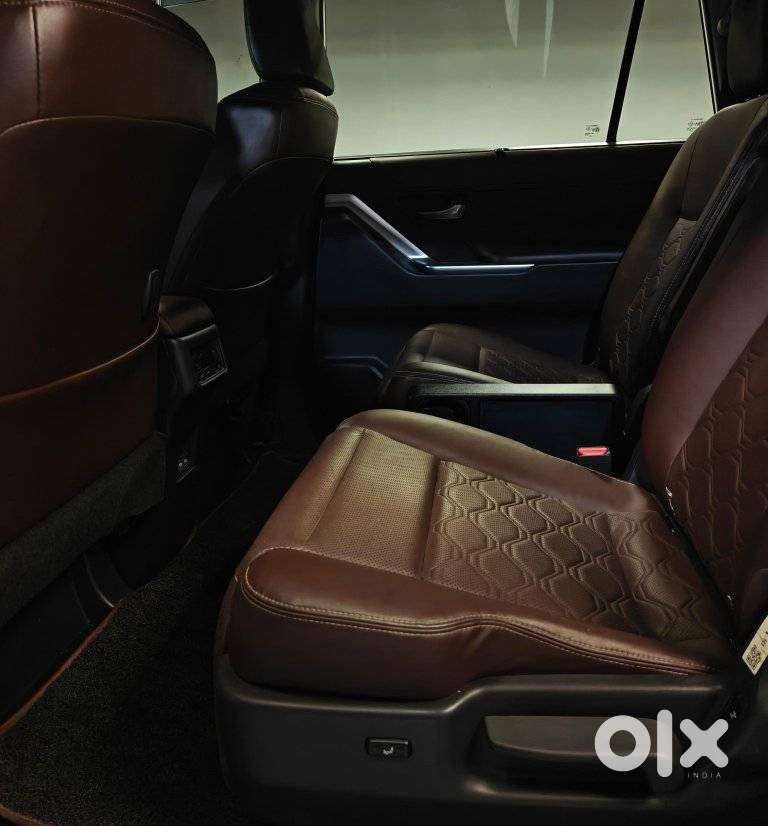 Toyota Innova Hycross 2.0 Zx (o) Hybrid 7 Str, 2024