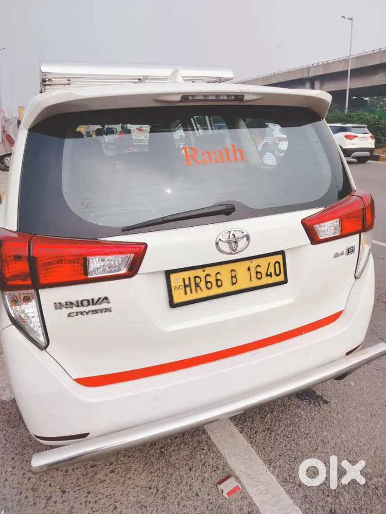 Innova Crysta 7+1 Sofa Seats