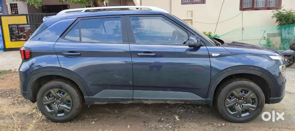 Hyundai Venue 2024 S(o) Petrol Manual