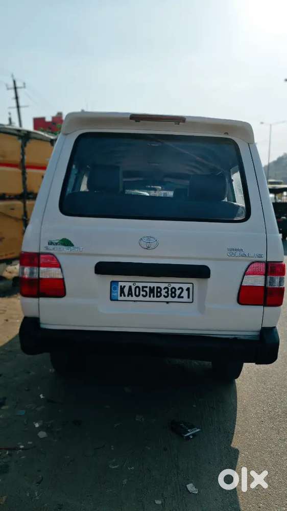 Toyota Qualis 2004 Diesel Well Maintained