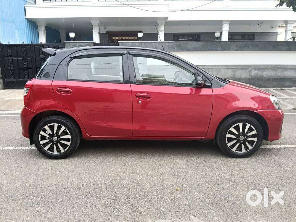 Toyota Etios Liva V Dual Tone, 2019, Petrol