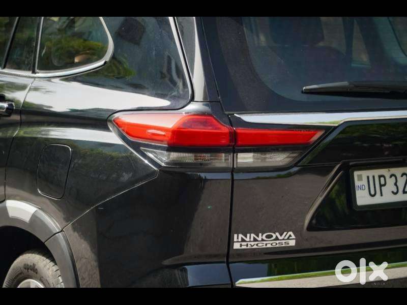 Toyota Innova Hycross 2.0 Vx (o) Hybrid 8 Str, 2025, Petrol