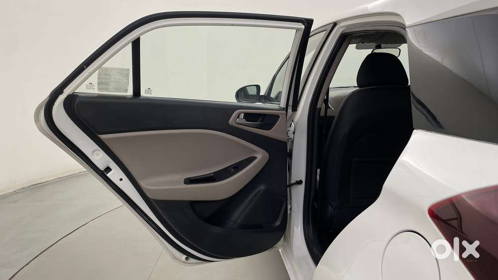 Hyundai Elite I20 1.2magna Executive At, 2018, Petrol