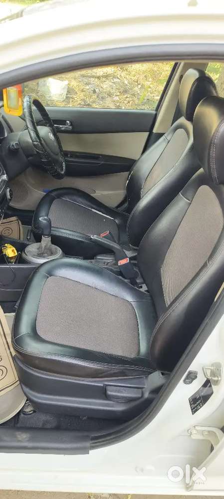 2013 Hyundai I20 Diesel – Well Maintained Premium Hatchback For Sale