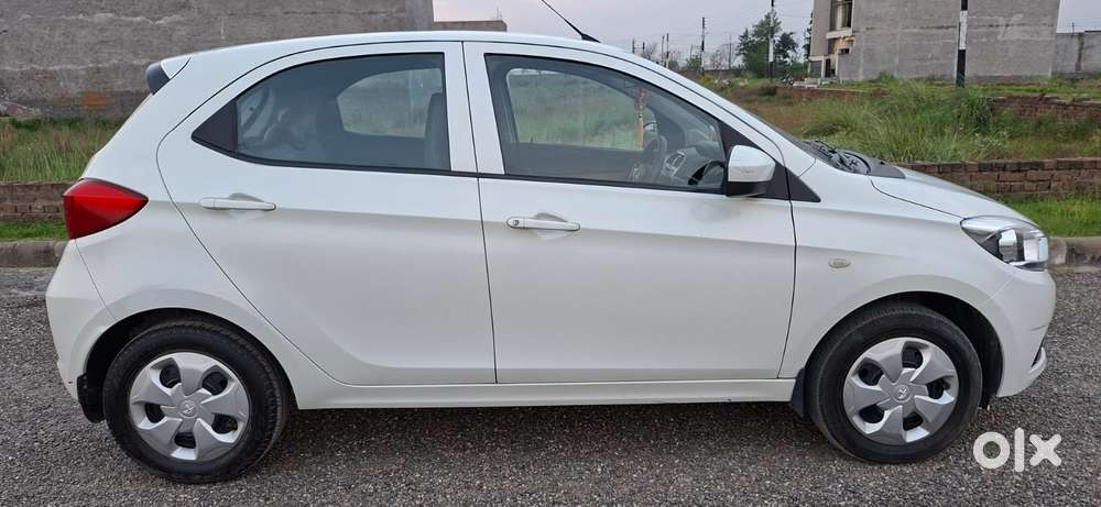 Tata Tiago 1.2 Revotron Xta, 2018, Petrol