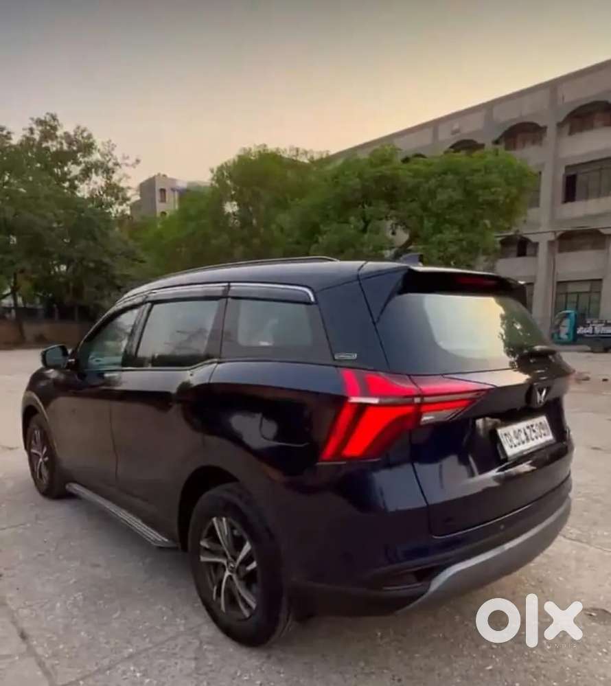 Brand New Mahindra Xuv 2026 Automatic Ax5 7 Seater Black Color
