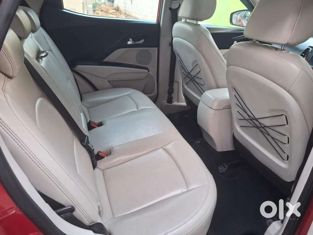 Showroom Condition Sunroof Xuv300