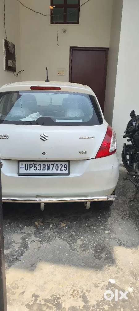 Car Swift Lxi