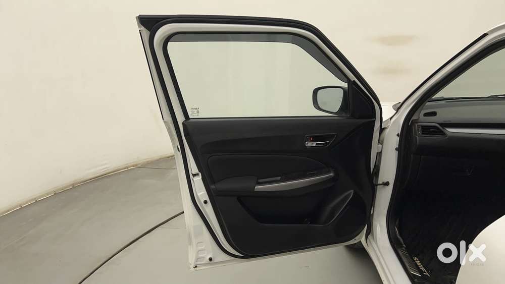 Maruti Suzuki Swift 1.3 Zxi, 2023, Petrol