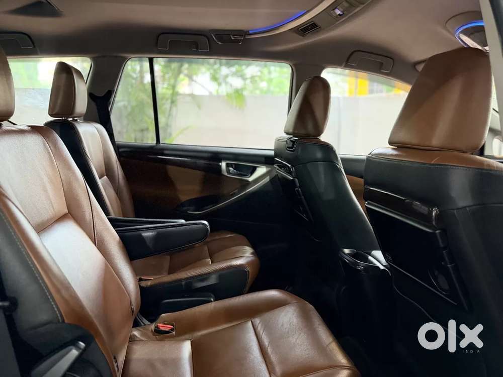 Toyota Innova Crysta 2.8 Zx At 7 Seater, 2016, Diesel