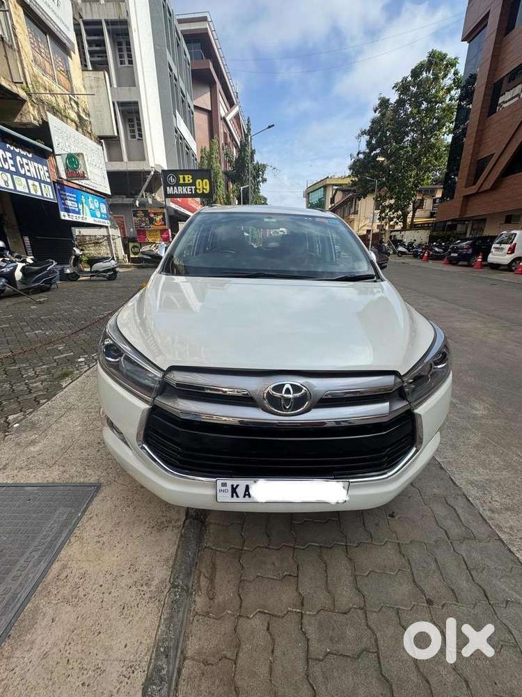Toyota Innova Crysta 2016 Diesel Well Maintained