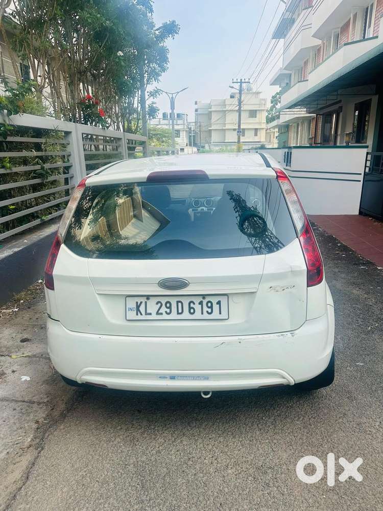 Ford Figo Ambiente, 2011, Petrol