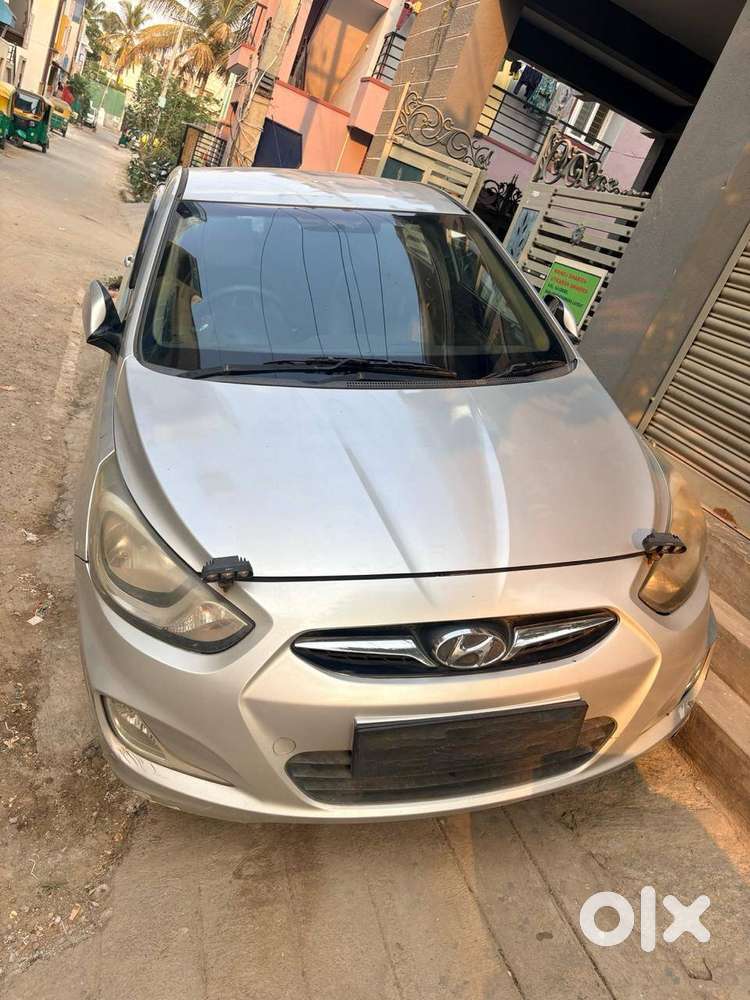 Hyundai Fluidic Verna 2011