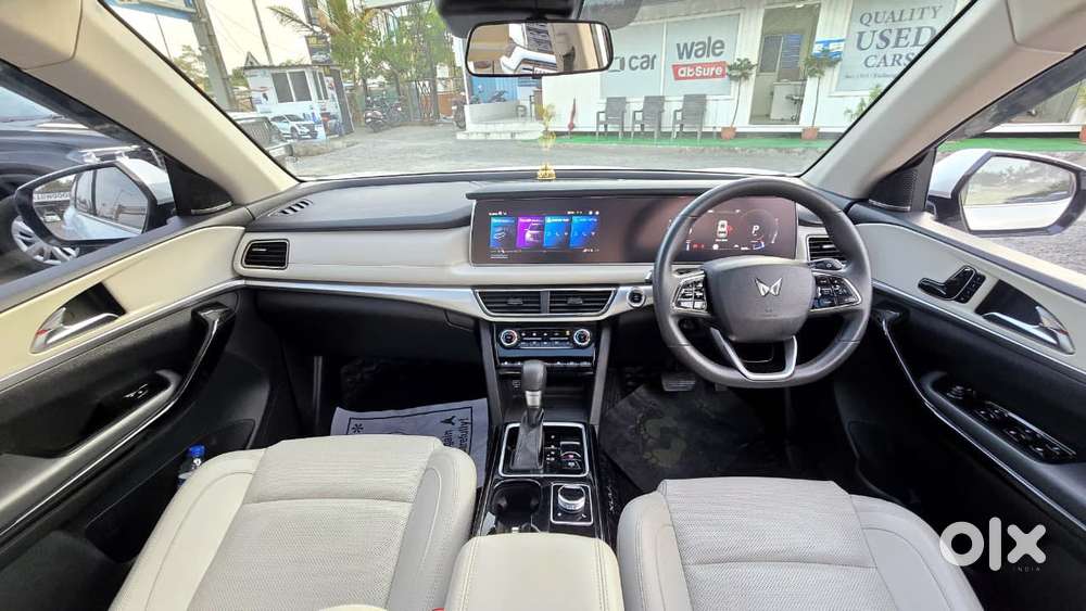 Mahindra Xuv700 2.2 Ax 7 Diesel At Luxury Pack Str, 2024, Diesel