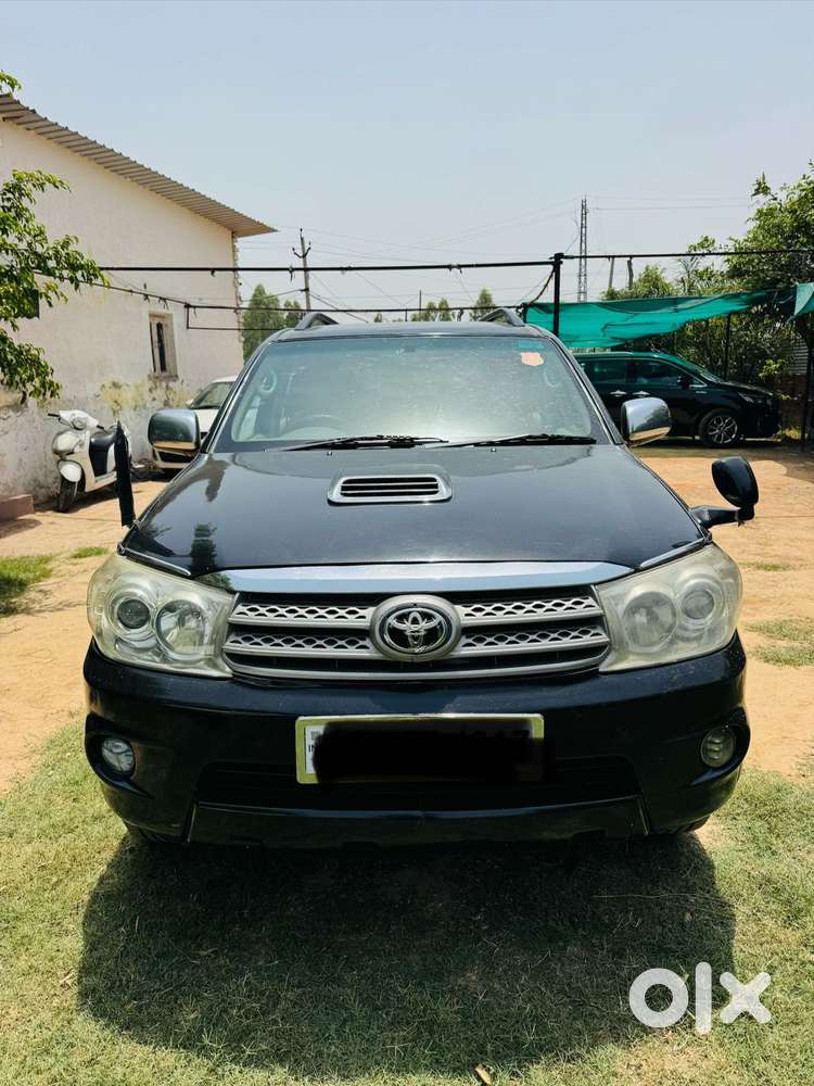 Toyota Fortuner 3.0 4x4 Manual, 2011, Diesel