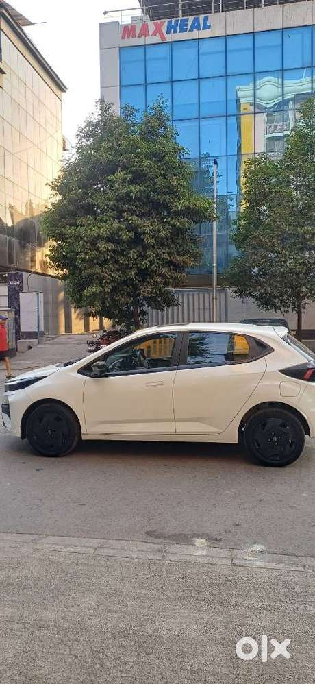 Tata Altroz Creative S, 2025, Cng & Hybrids