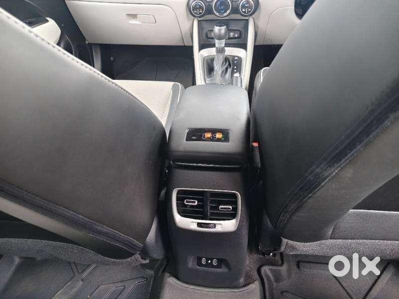 Hyundai New Venue, 2023, Petrol