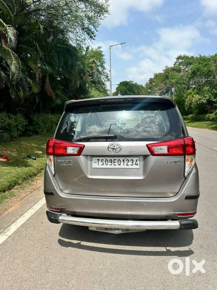 Toyota Innova Crysta 2.8z Automatic, 2016, Petrol