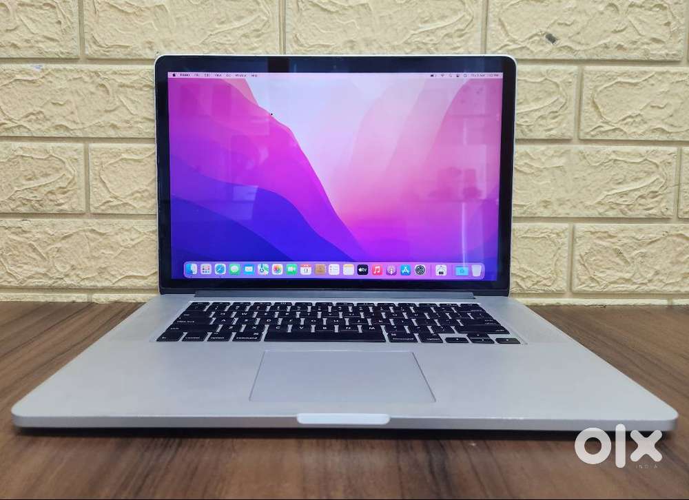 Macbook Pro Retina Mid 2015 15 inch Silver Core i7, 16GB RAM/256GB