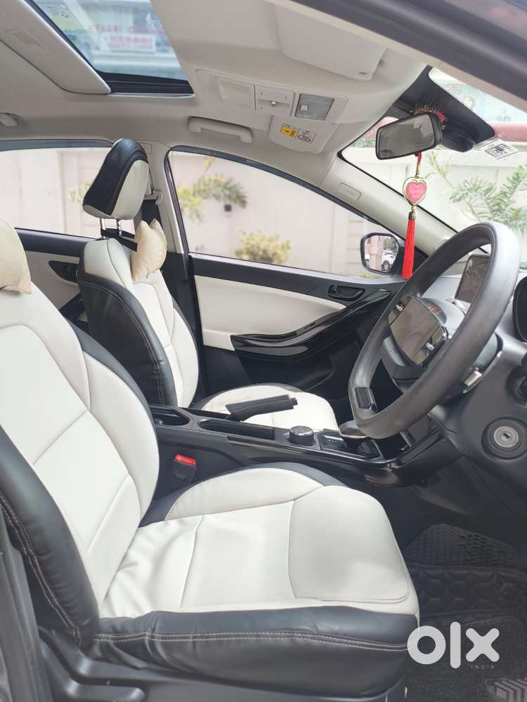 Tata Nexon Pure Plus (s) Petrol Amt, 2024, Petrol