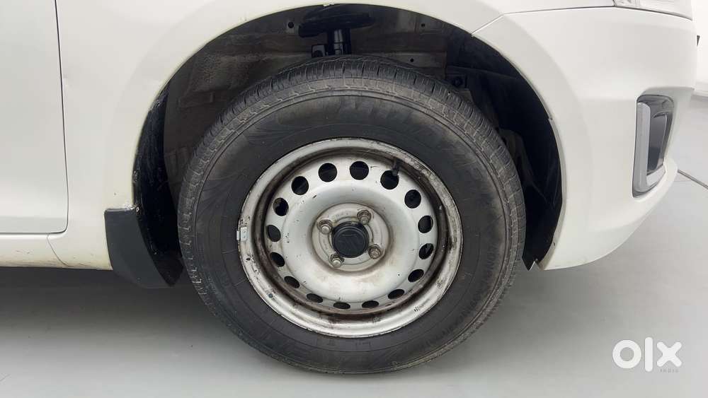 Maruti Suzuki Swift Lxi Optional-o, 2016, Cng & Hybrids