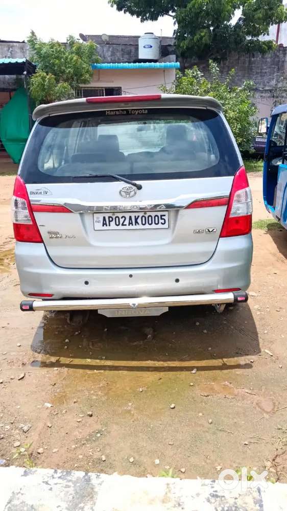 Toyota Innova 2.5 V Model 2011 Urgent Sale