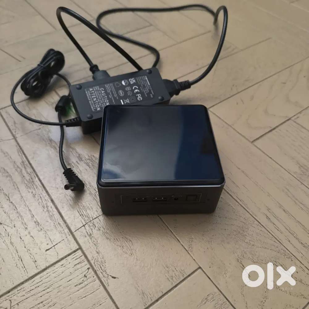 INTEL NUC MINI PC I7 7TH 8GB DDR4 RAM 256 SSD