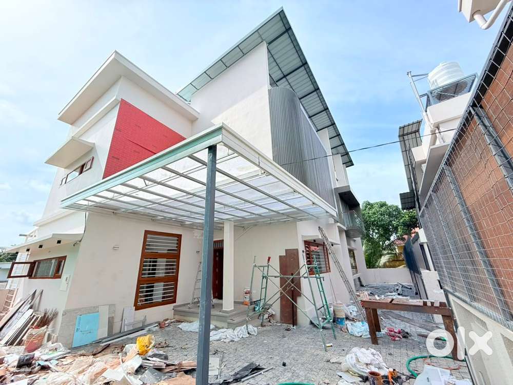 8.25 cent 2800 sqft 4 bhk + home theatre Kakkanad Thengod Vikasavani
