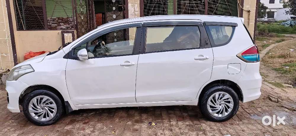 Maruti Suzuki Ertiga Lxi 2012