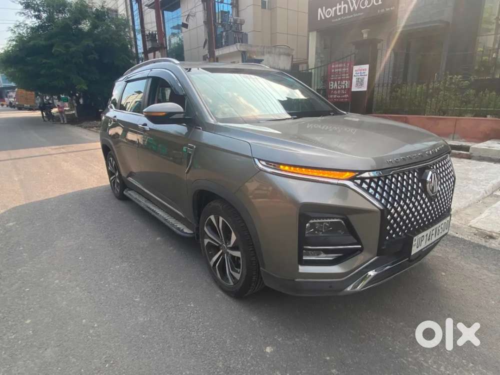 Mg Hector Plus Savvy Pro 1.5 Turbo Petrol Cvt 7 Str Dual Tone, 2023,..