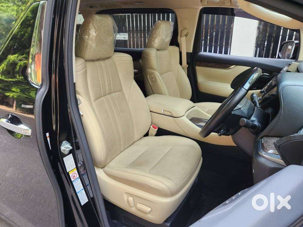 Toyota Vellfire 2.5 Executive Lounge, 2020, Petrol