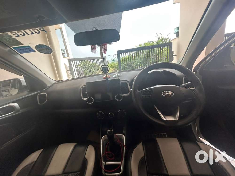 Hyundai Venue Petrol Manual 2021