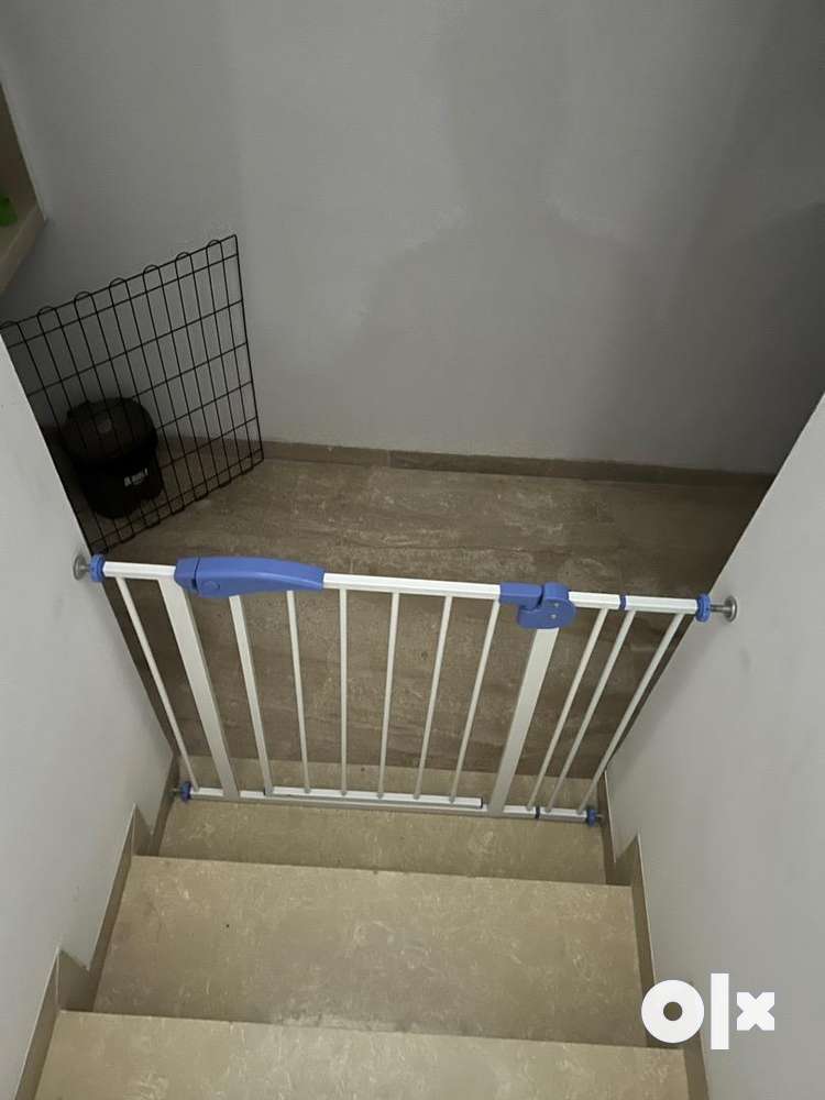 Baby safety gate olx 2025