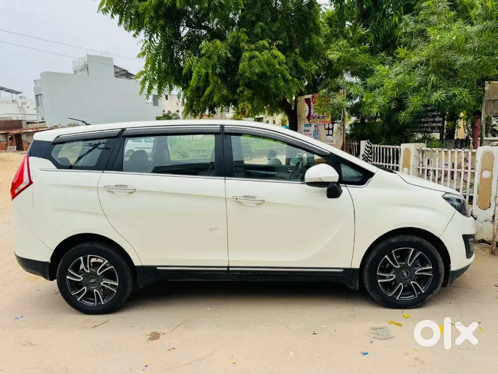 Mahindra Marazzo 2018 Diesel 10007 Km Driven